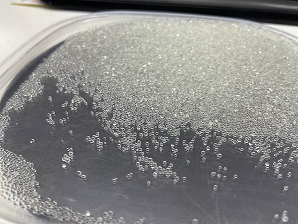 玻璃珠噴砂磨料有什么特點(diǎn)